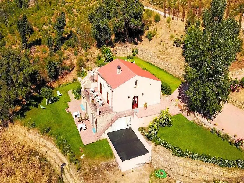 B&B Le Ginestre Cefalù Bed & Breakfast